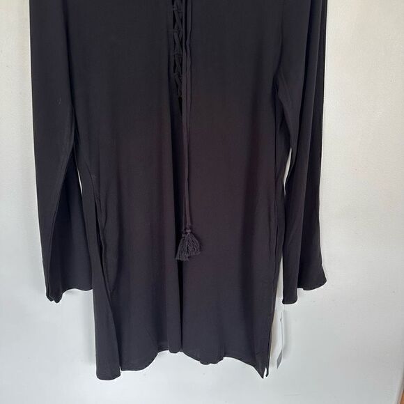 La Blanca Beachcomber Basics Lace Up V-Neck Tunic Swim Coverup in Black - Picture 6 of 12